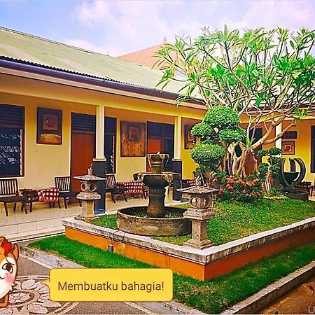 โรงแรมเซ็นทรัล Buleleng  ภายนอก รูปภาพ