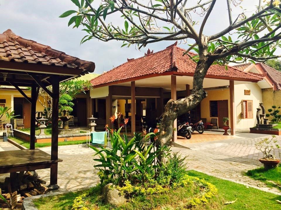 โรงแรมเซ็นทรัล Buleleng  ภายนอก รูปภาพ