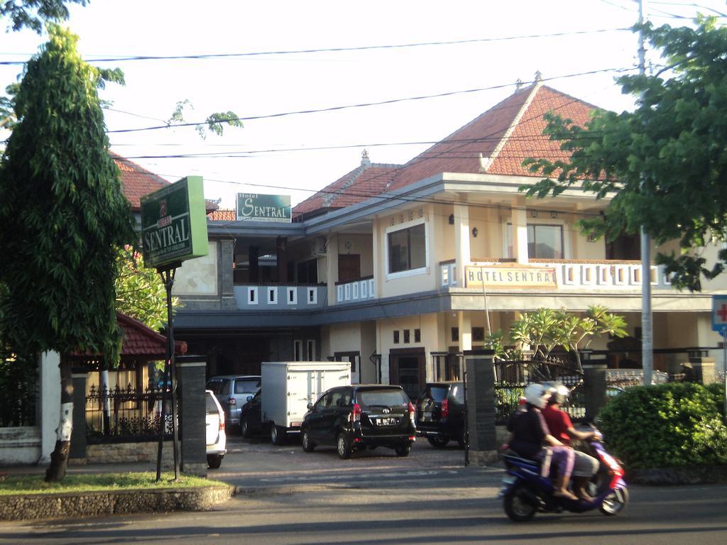 โรงแรมเซ็นทรัล Buleleng  ภายนอก รูปภาพ